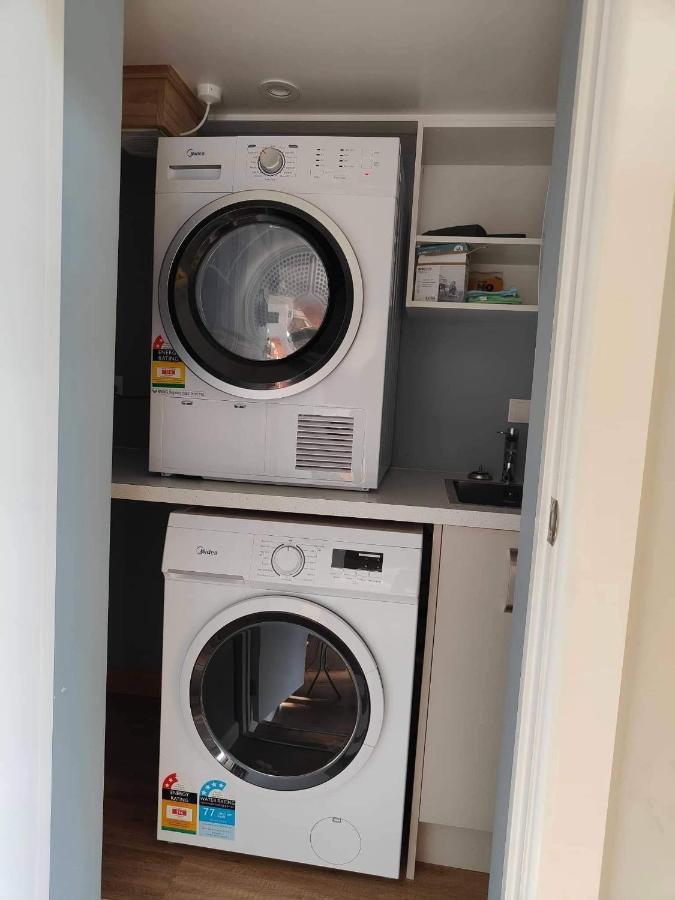 Fully Renovated Hillside Apartment Close To City Christchurch Eksteriør billede