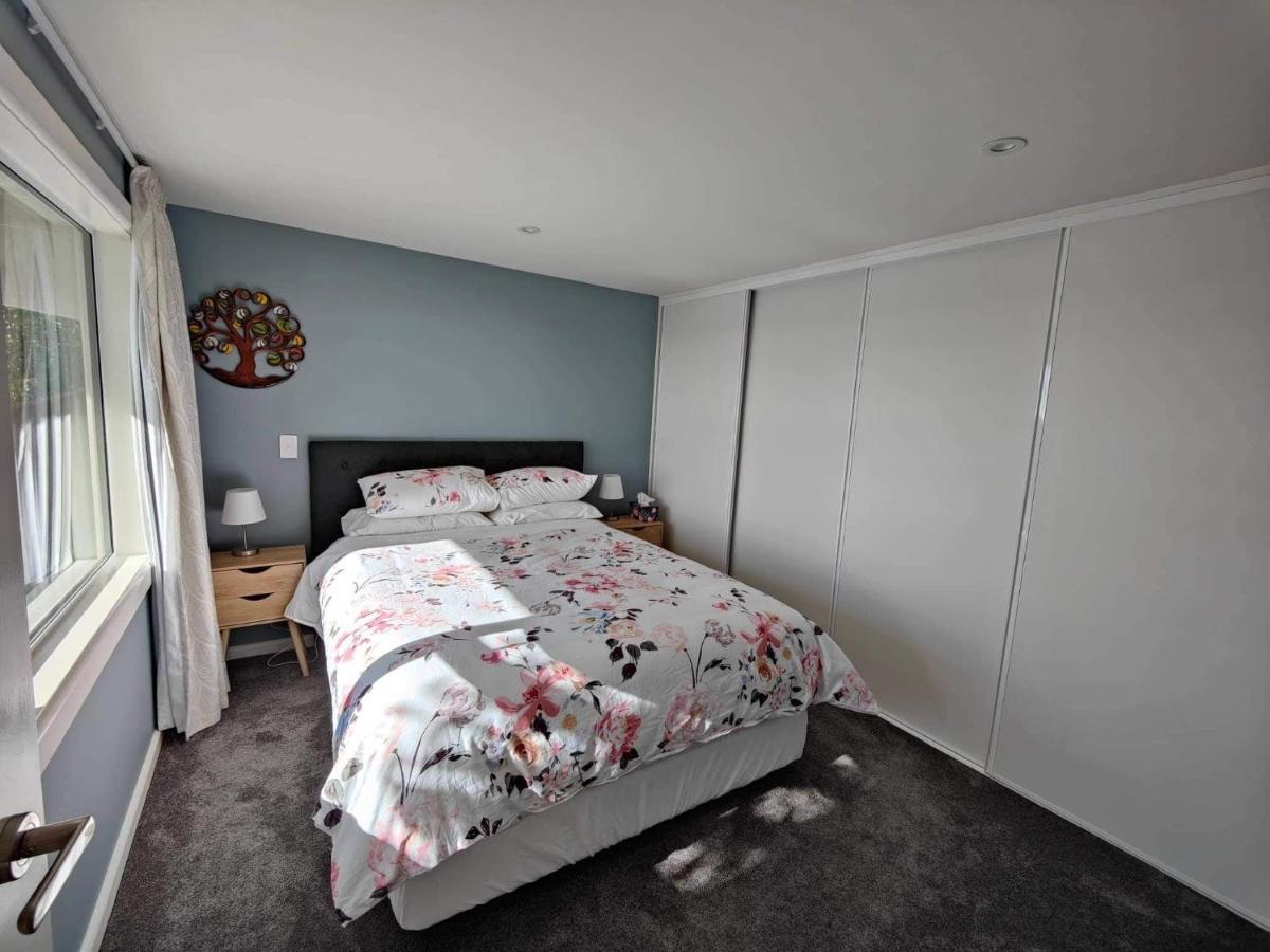 Fully Renovated Hillside Apartment Close To City Christchurch Eksteriør billede