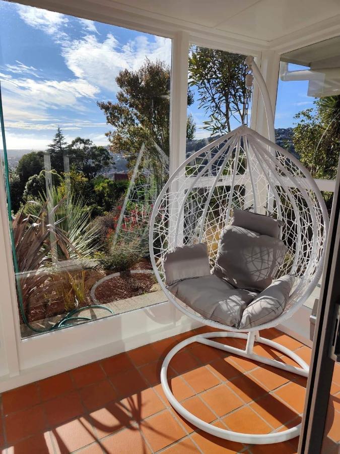 Fully Renovated Hillside Apartment Close To City Christchurch Eksteriør billede