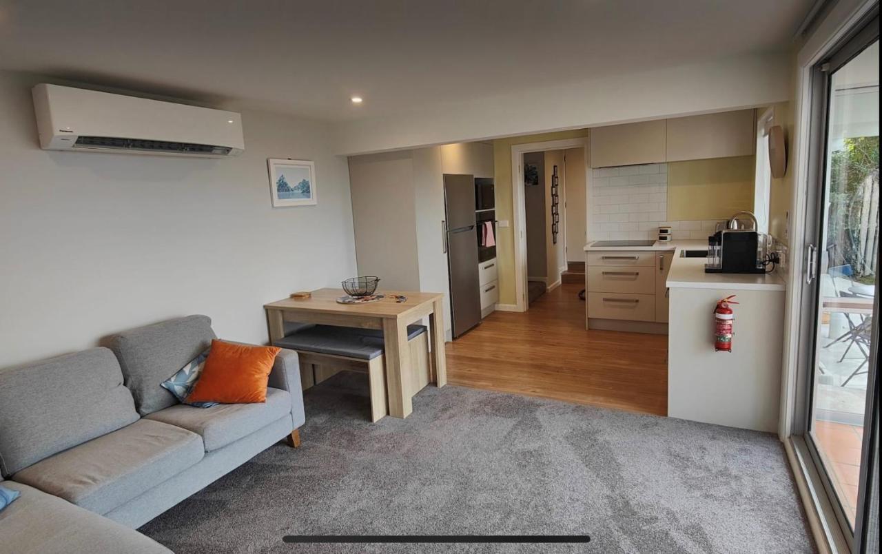 Fully Renovated Hillside Apartment Close To City Christchurch Eksteriør billede