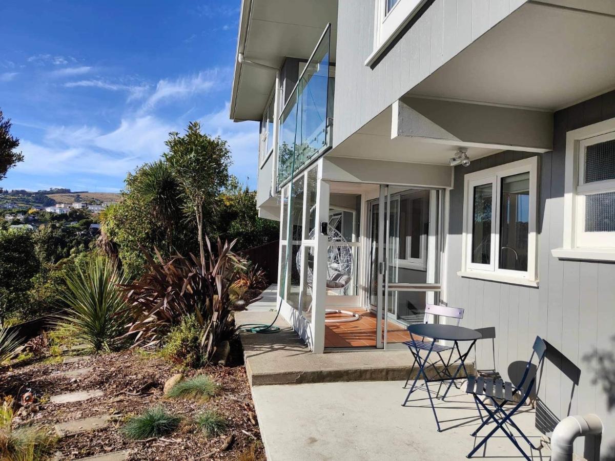 Fully Renovated Hillside Apartment Close To City Christchurch Eksteriør billede