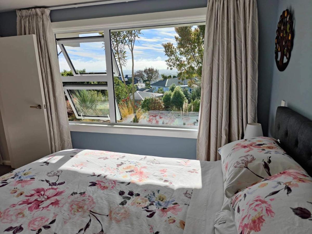Fully Renovated Hillside Apartment Close To City Christchurch Eksteriør billede