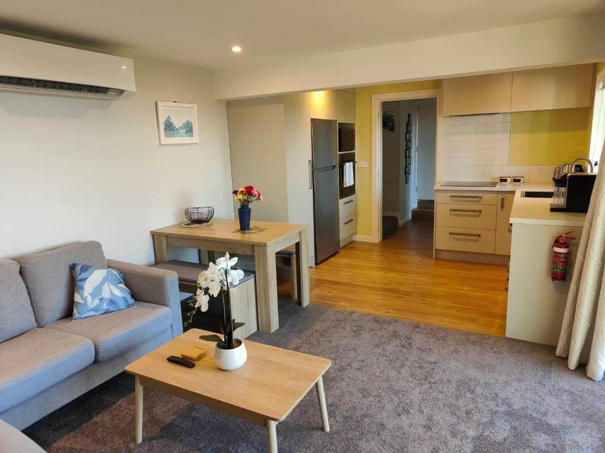 Fully Renovated Hillside Apartment Close To City Christchurch Eksteriør billede